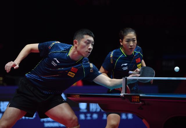 星空体育-刘诗雯负朱雨玲止步女单八强 “昕雯”组合双线告负